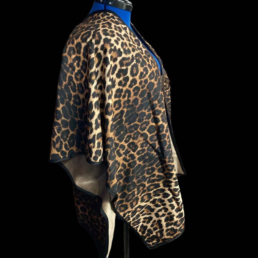 ORIGINAL USA B2B WOMEN’s FASHON  Animal Print Poncho Cape  w/Tassels‎ - Picture 5 of 12